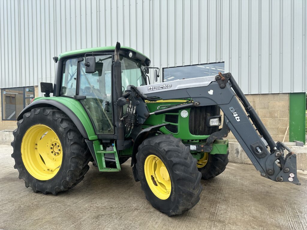JOHN DEERE 6330 with Loader