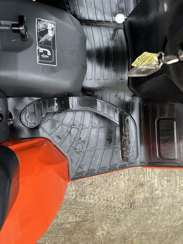 Kubota B2650 Compact Tractor - Image 5