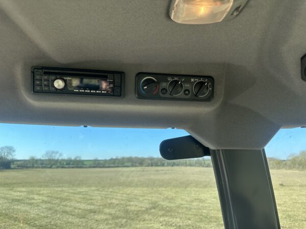 Kubota M7040 like new - Image 8