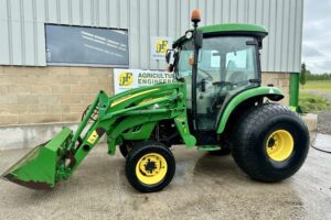 John Deere 4520 with loader
